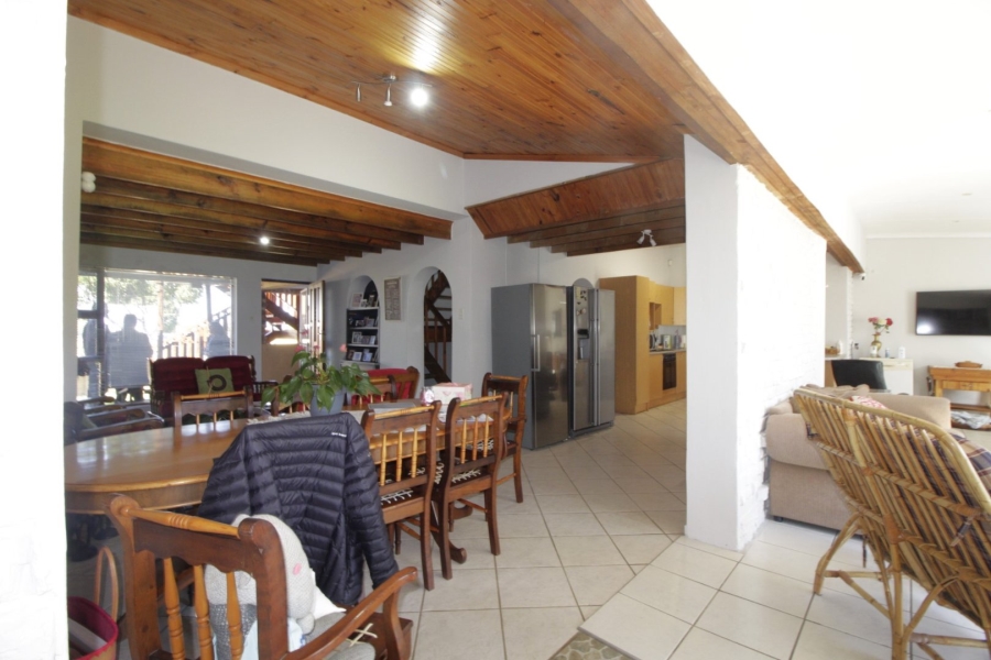 3 Bedroom Property for Sale in Wavecrest Eastern Cape